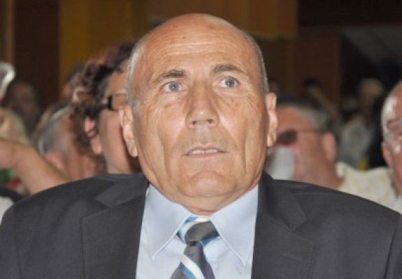 Hânsă încearcă să-i convingă pe locuitorii din Cernavodă să înfiinţeze asociaţii de proprietari
